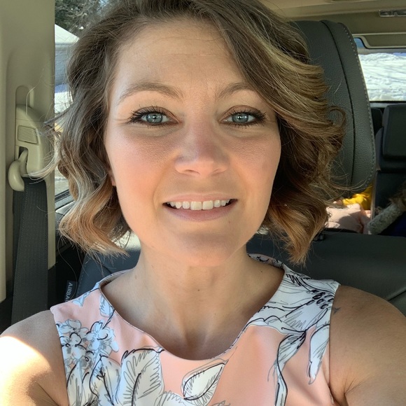 Meet your Posher, Lorielle - Picture 1 of 1